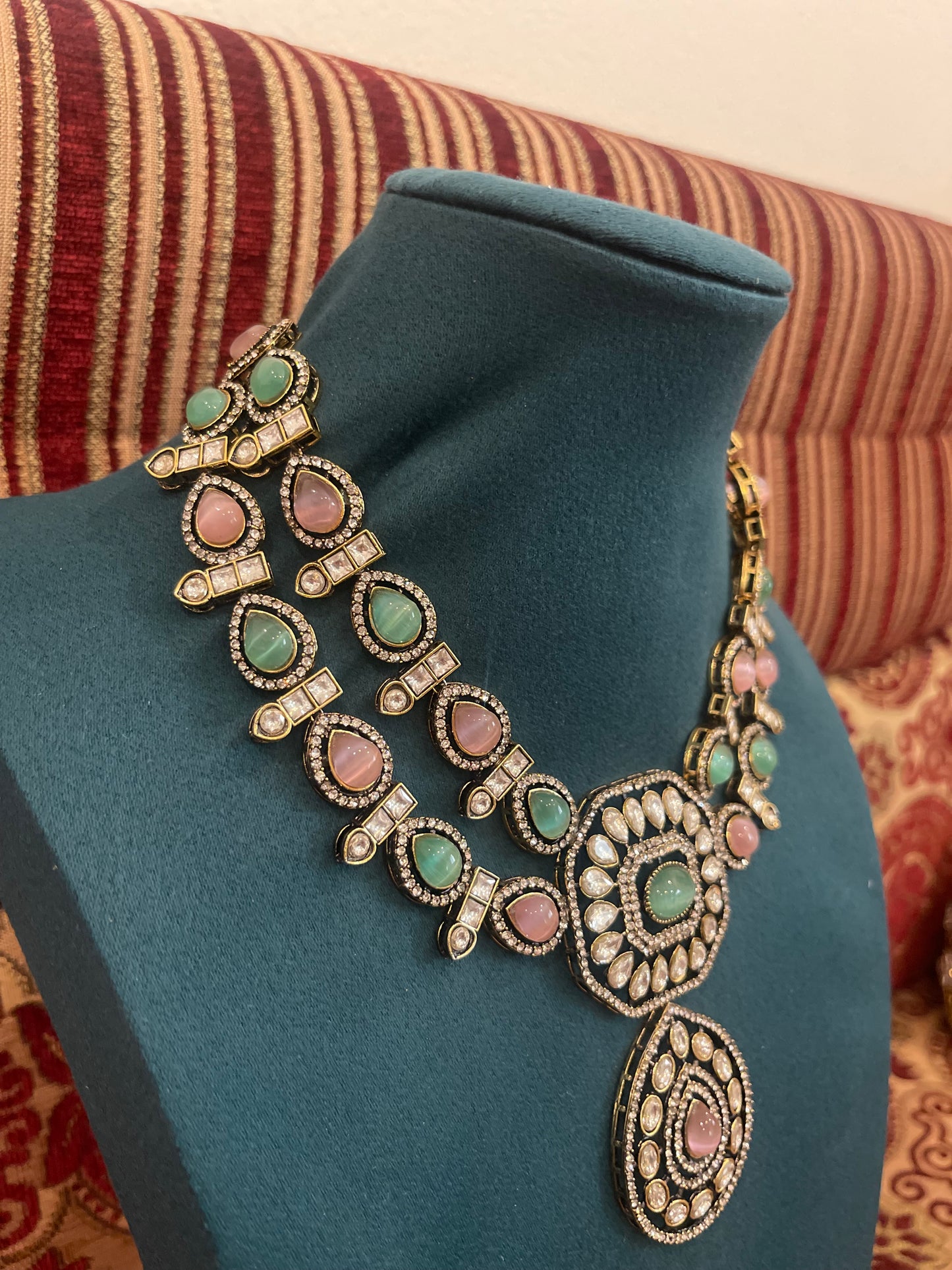 Noor-E-Sahar Necklace Set