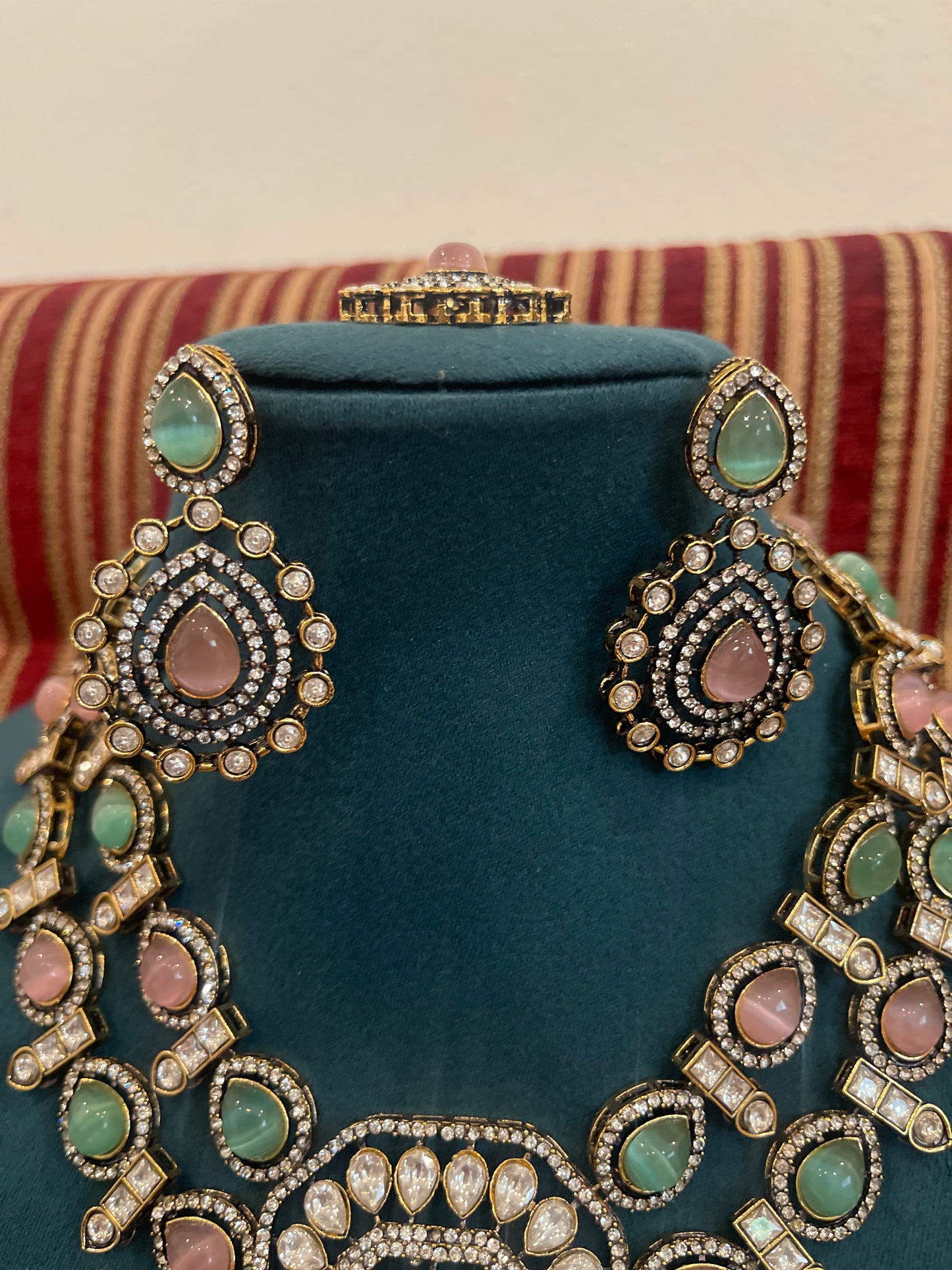 Noor-E-Sahar Necklace Set