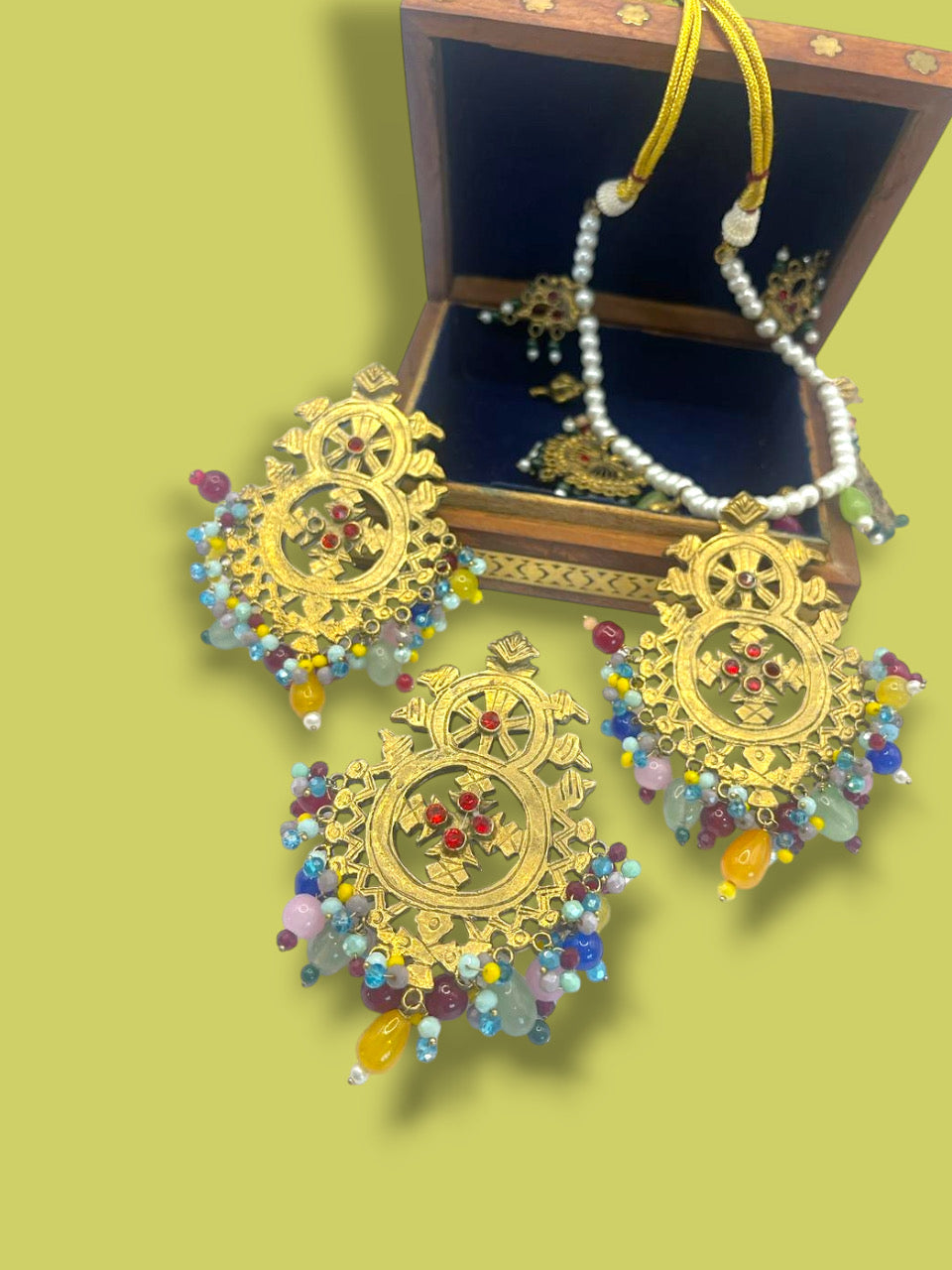 Royal Gold Toned Multicolor Beaded Jewelry Set
