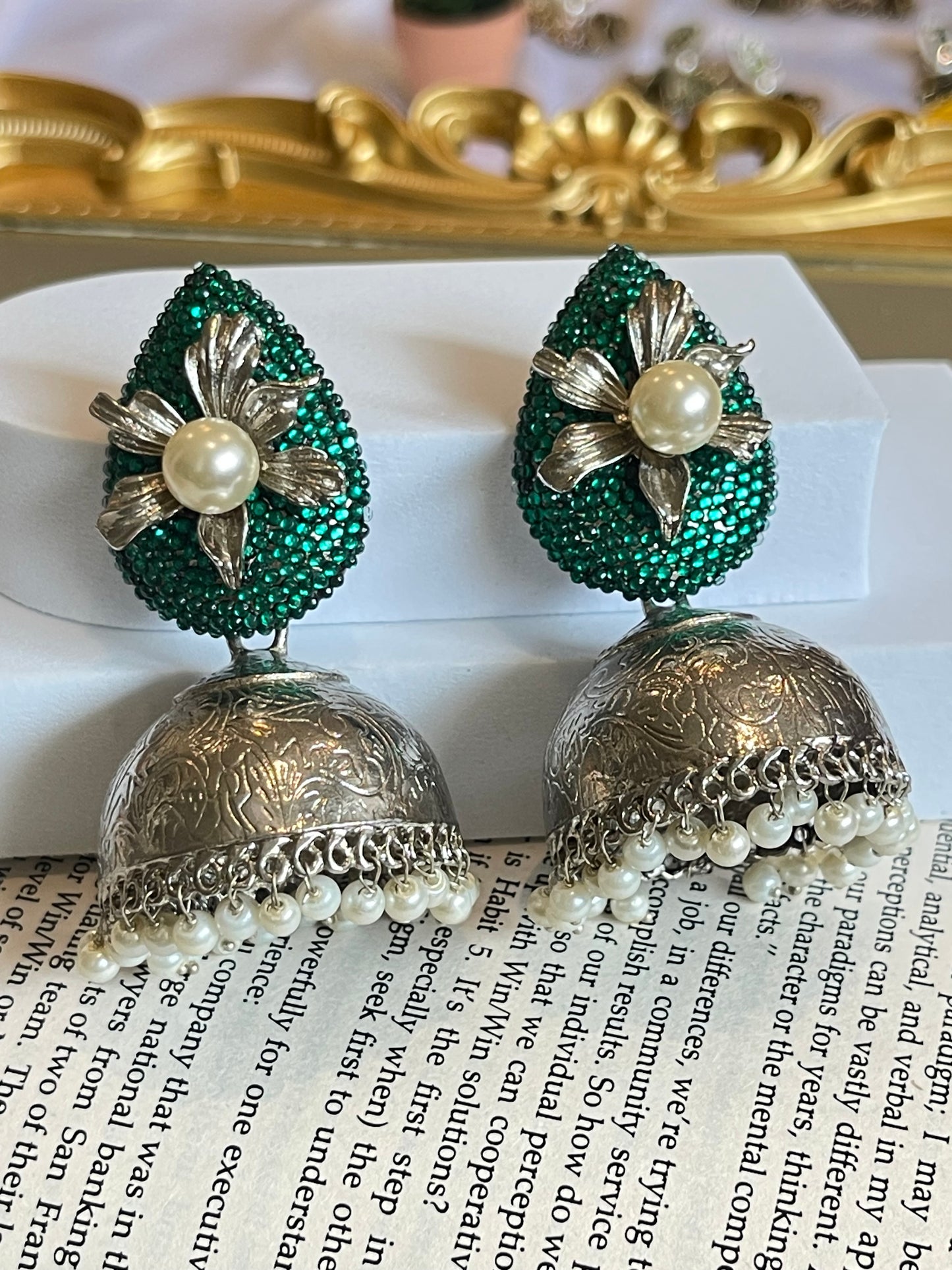Nakhreelay Jhumkay