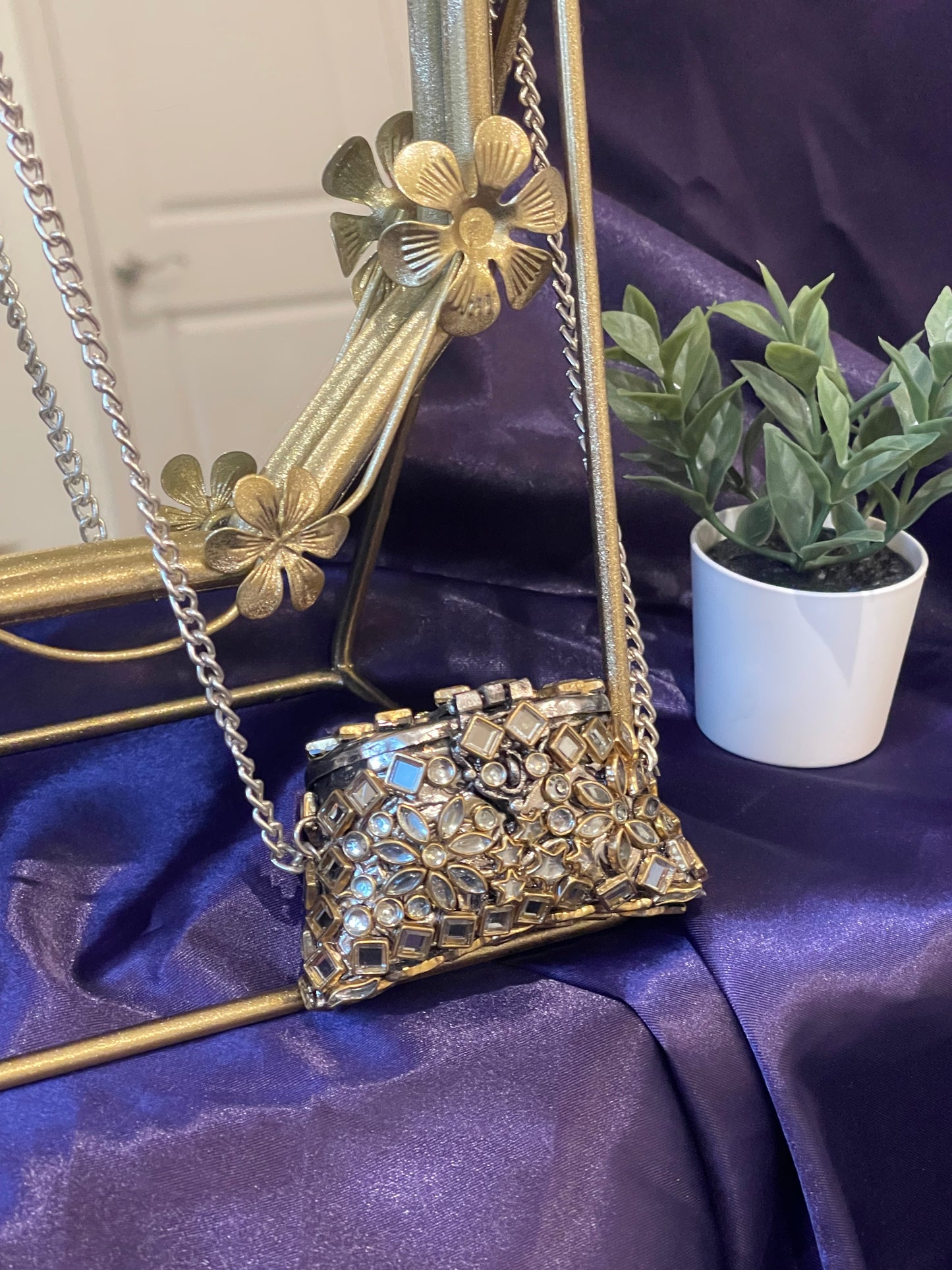 Kundan Pandaan Micro Clutch