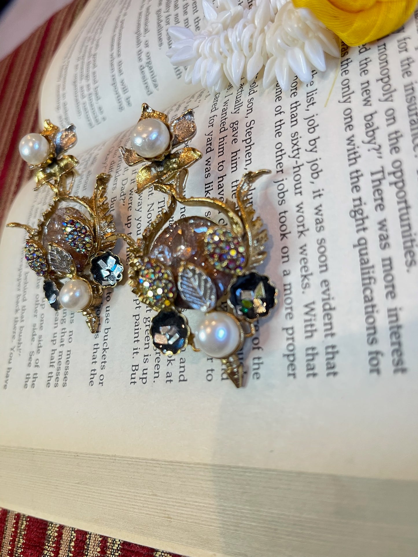 Mehrunisa Jhumkay – A Royal Emblem of Eid Elegance