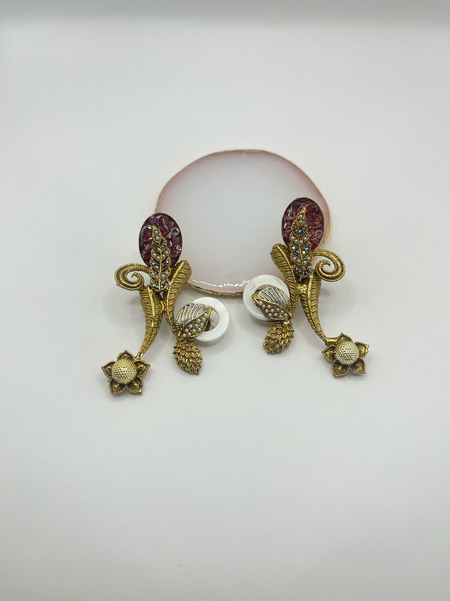 Lotus Bloom Pearl Chandbalis