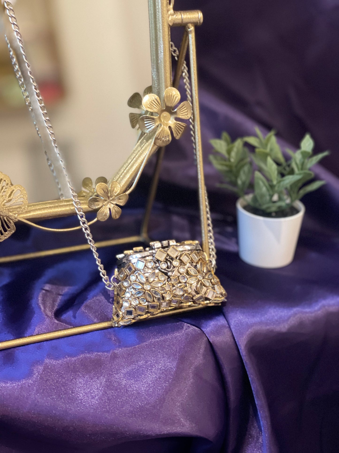 Kundan Pandaan Micro Clutch